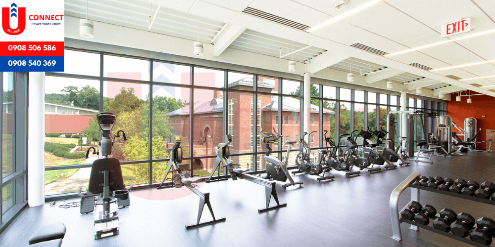 Trung học Cushing Academy, bang Massachusetts, Mỹ
